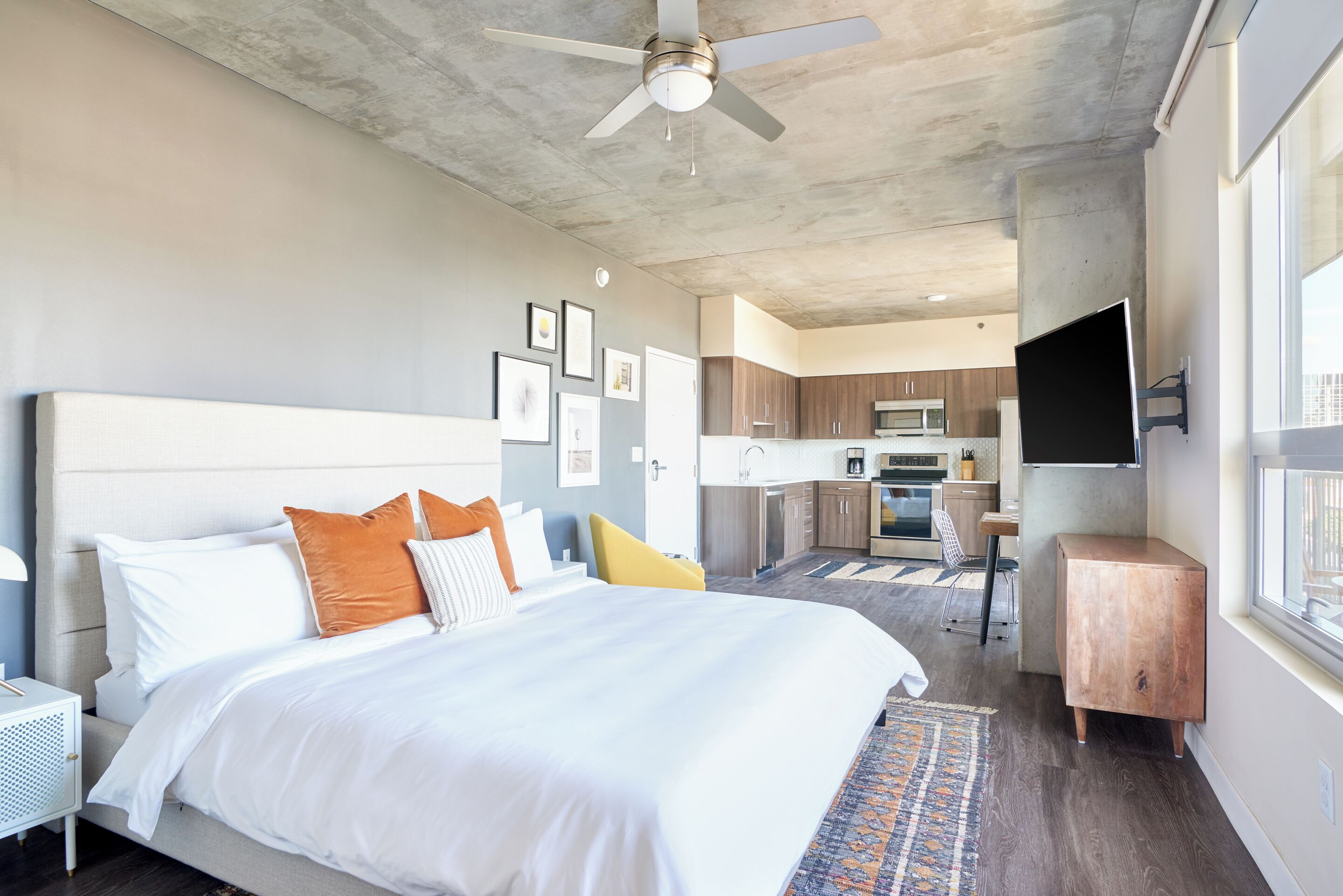 Sonder at McKinley | King Studio Apartment w/ Balcony
