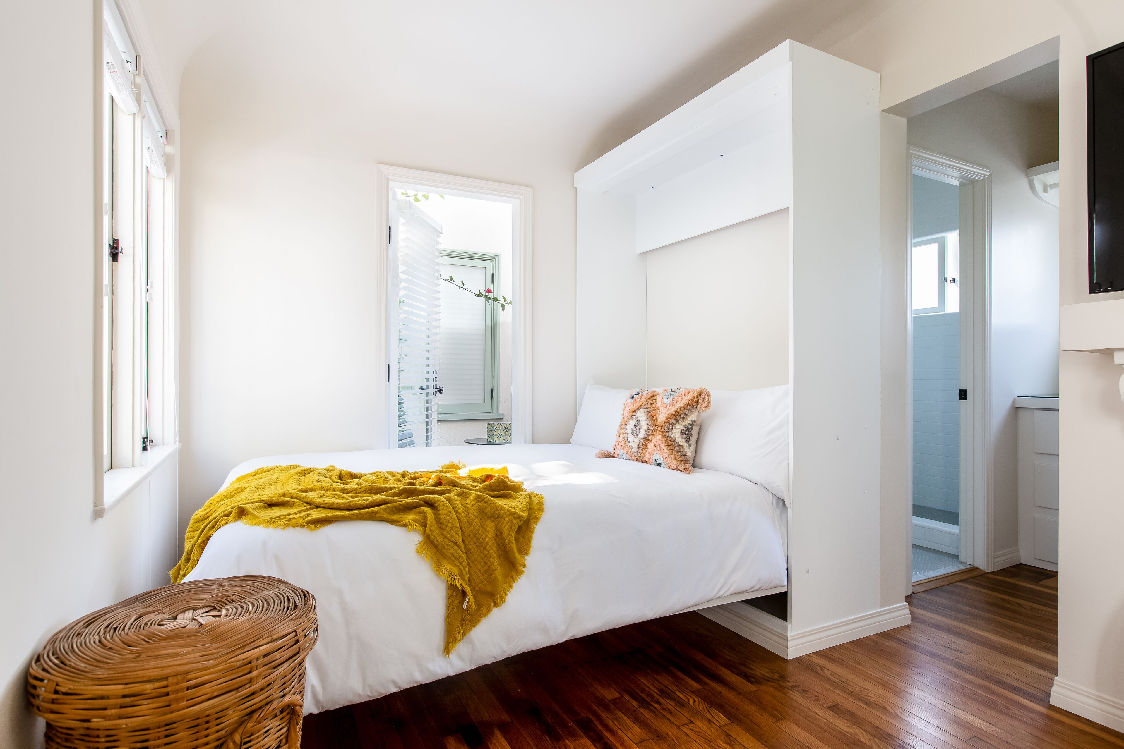 Sonder The Bungalows | Studio Apartment