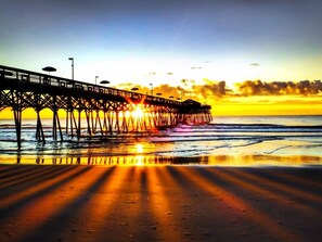 Beach nearby, sun-loungers - Sand and Surf Beach House-Ocean Lakes
5 Bedroom Family Beach House (Myrtle Beach)