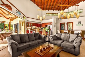 Unclassified image, 2 of 39, button