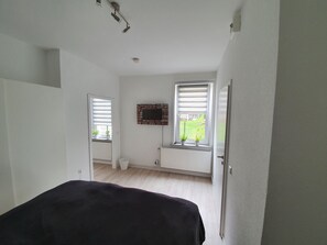 1 Schlafzimmer, Bügeleisen/Bügelbrett, Reisekinderbett, kostenloses WLAN