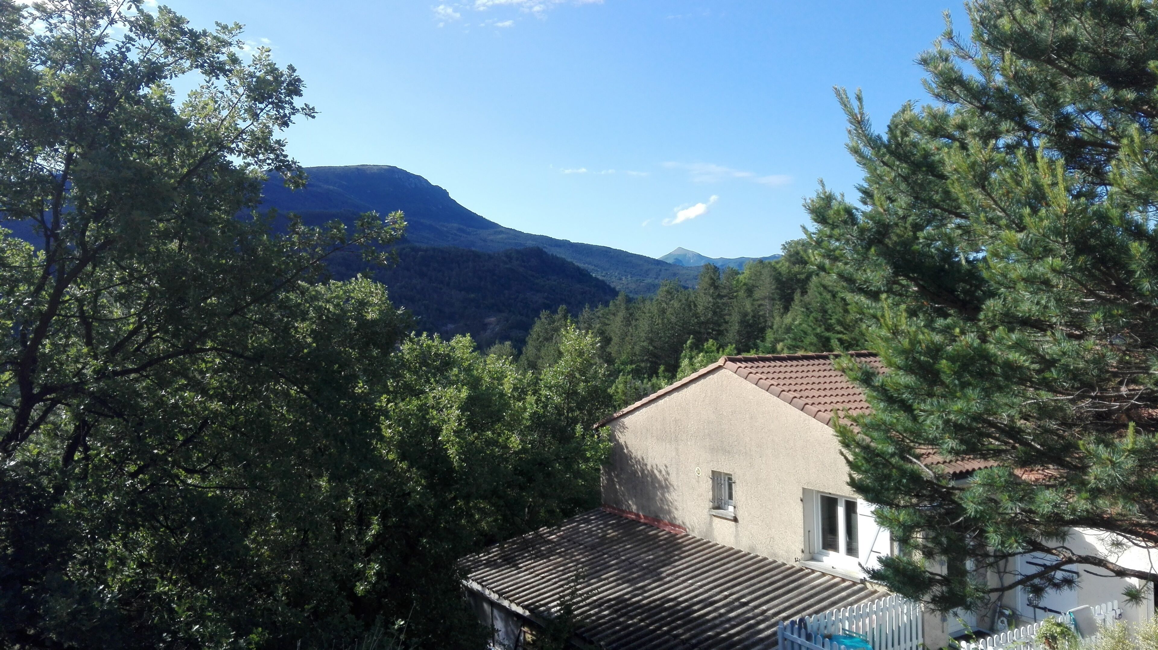 À Proximité : Golf, Plan D'eau, Piscine, Gorges du Verdon et lac de Ste Croix