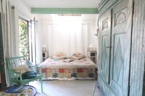 1 bedroom, WiFi - Comfort Room Rosemary (LE PLAN DE LA TOUR)