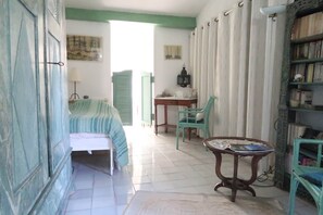 1 bedroom, WiFi - Comfort Room Rosemary (LE PLAN DE LA TOUR)