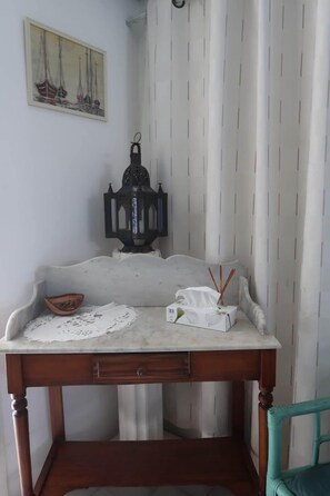 Interior - Comfort Room Rosemary (LE PLAN DE LA TOUR)