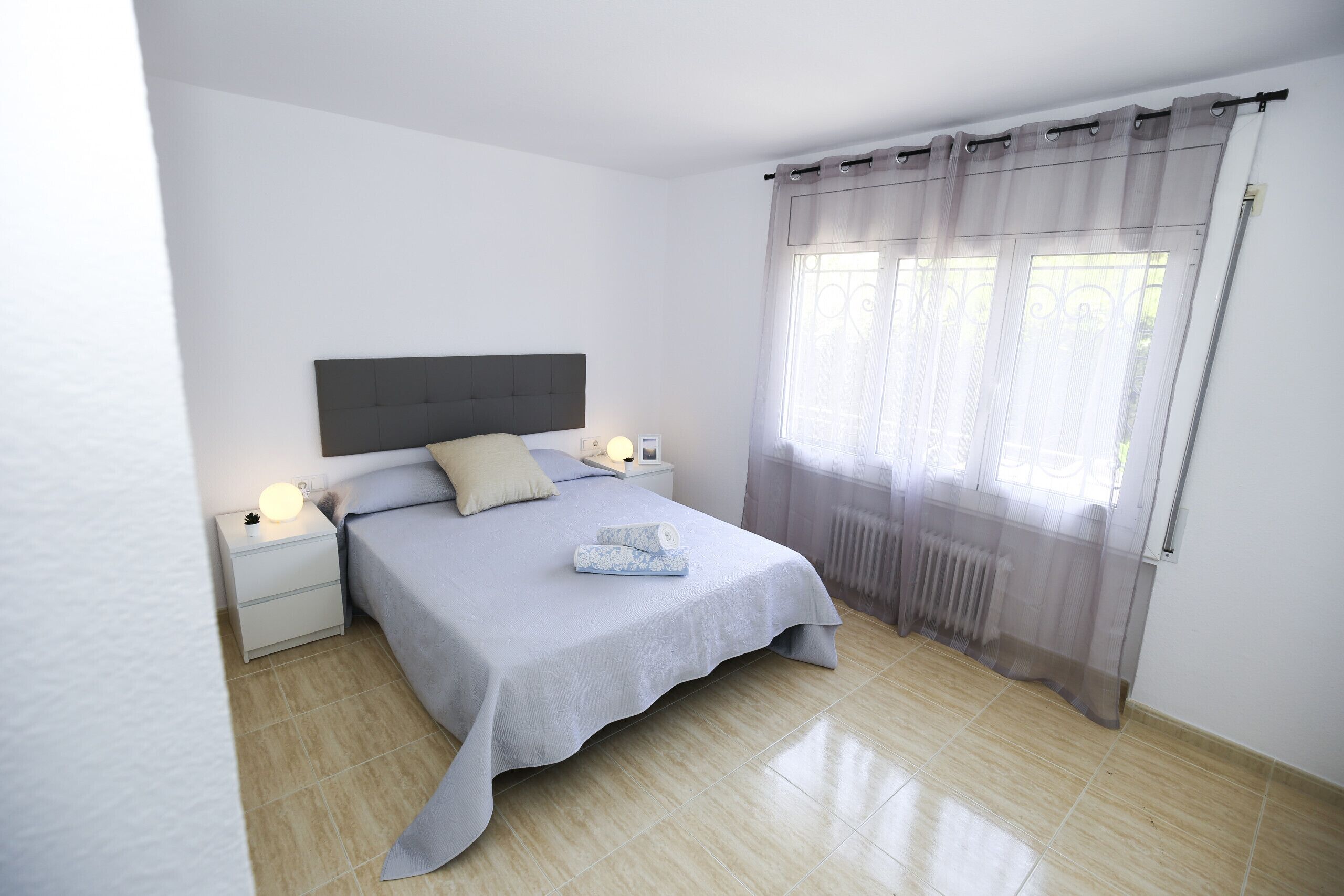 3 chambres, fer et planche à repasser, Wi-Fi gratuit, draps fournis