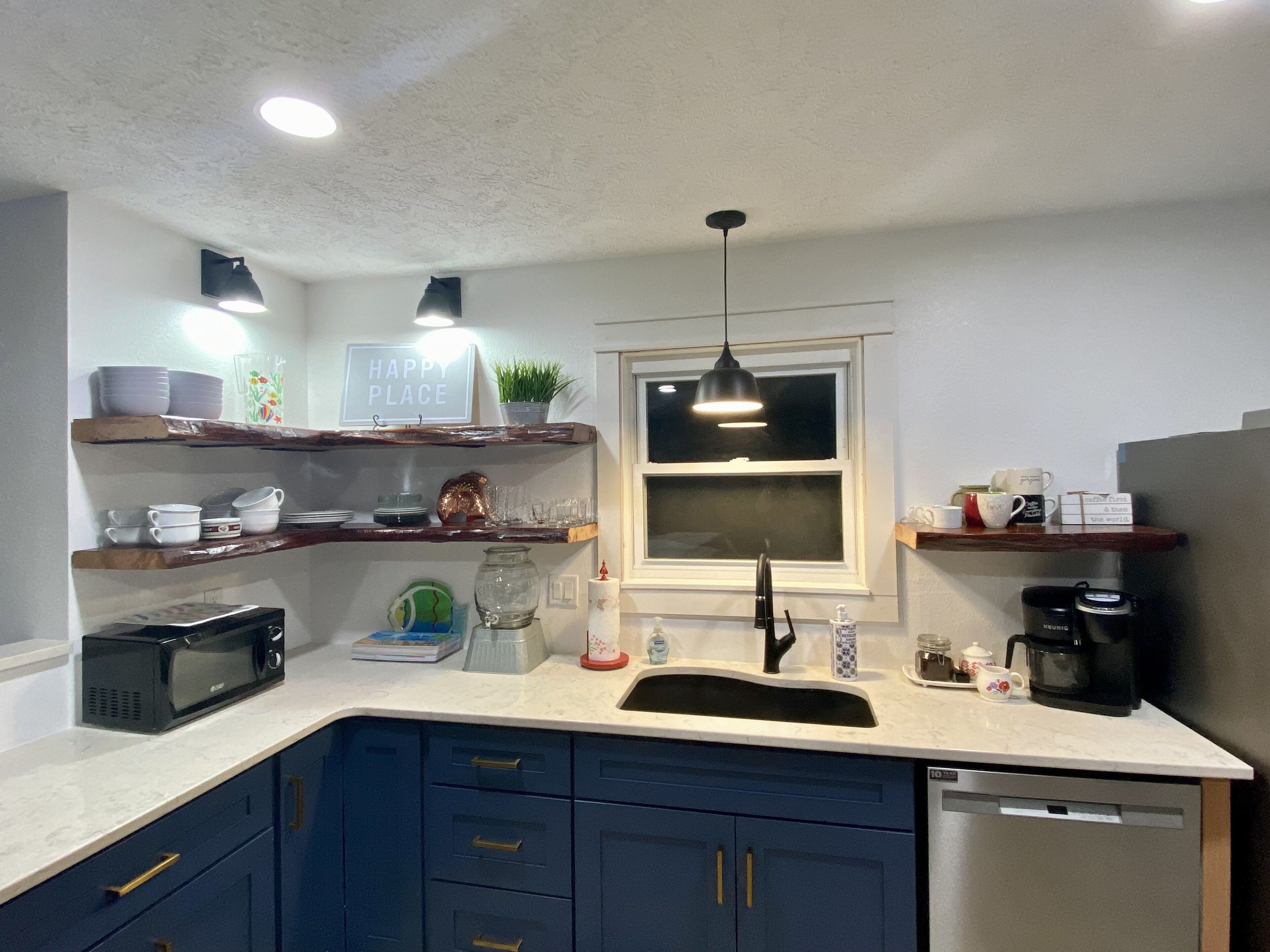 Two Seperate Living Areas with Views of Bull Shoals Lake and Dam