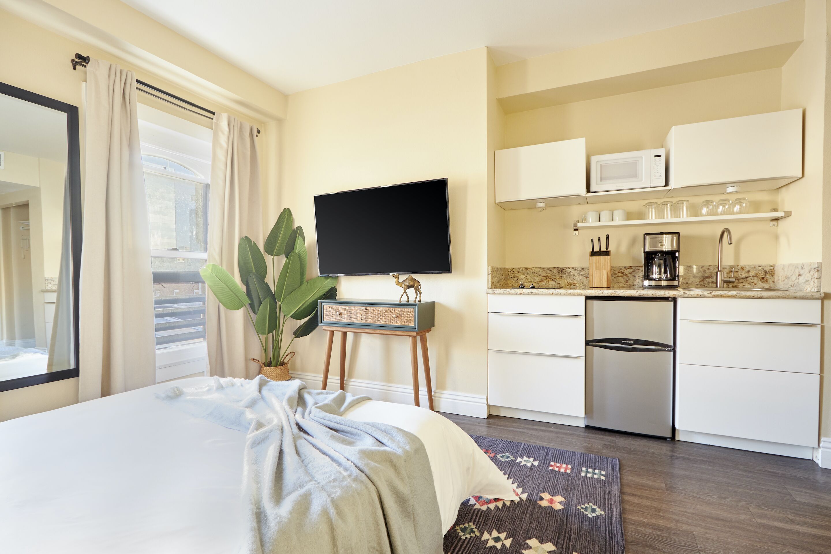 Sonder The Marin | Queen Room+