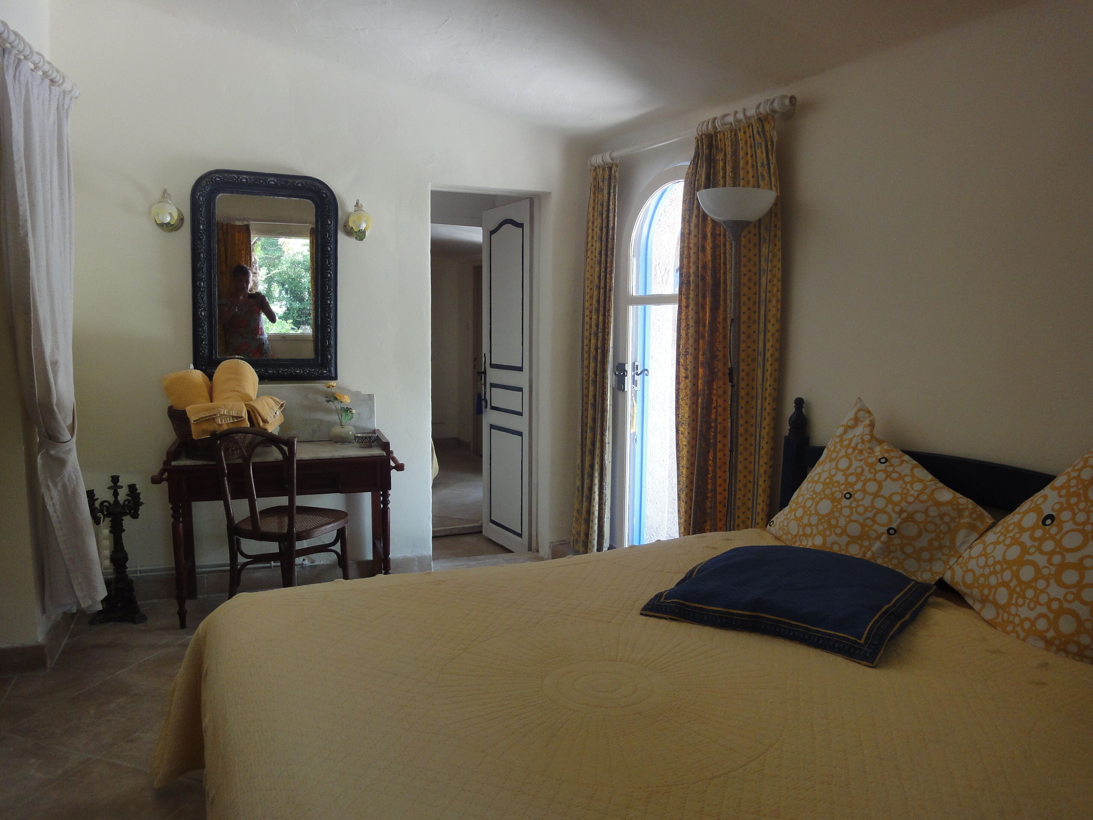 Chambre Familiale Miel et Mimosa