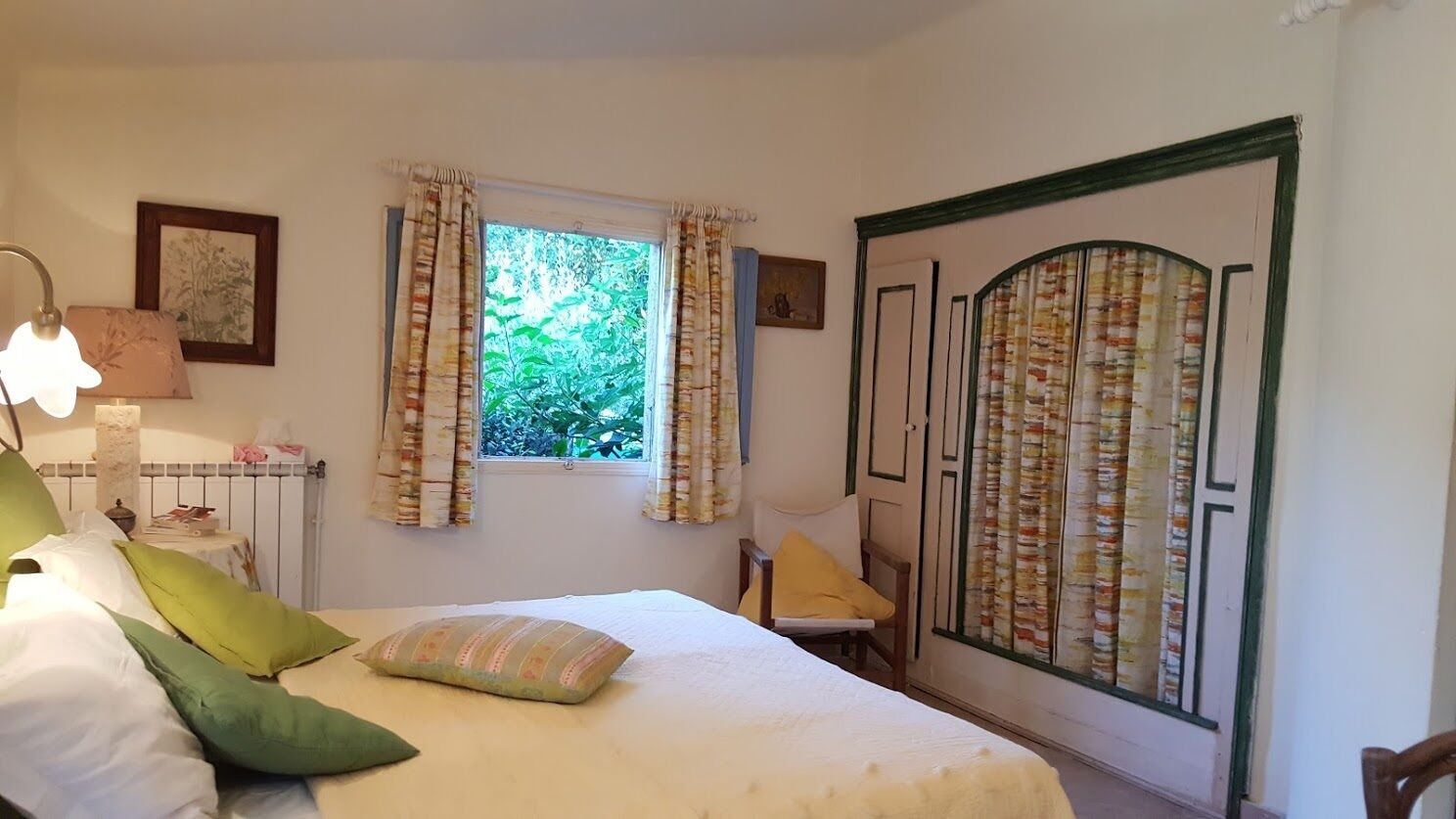 Chambre Familiale Miel et Mimosa