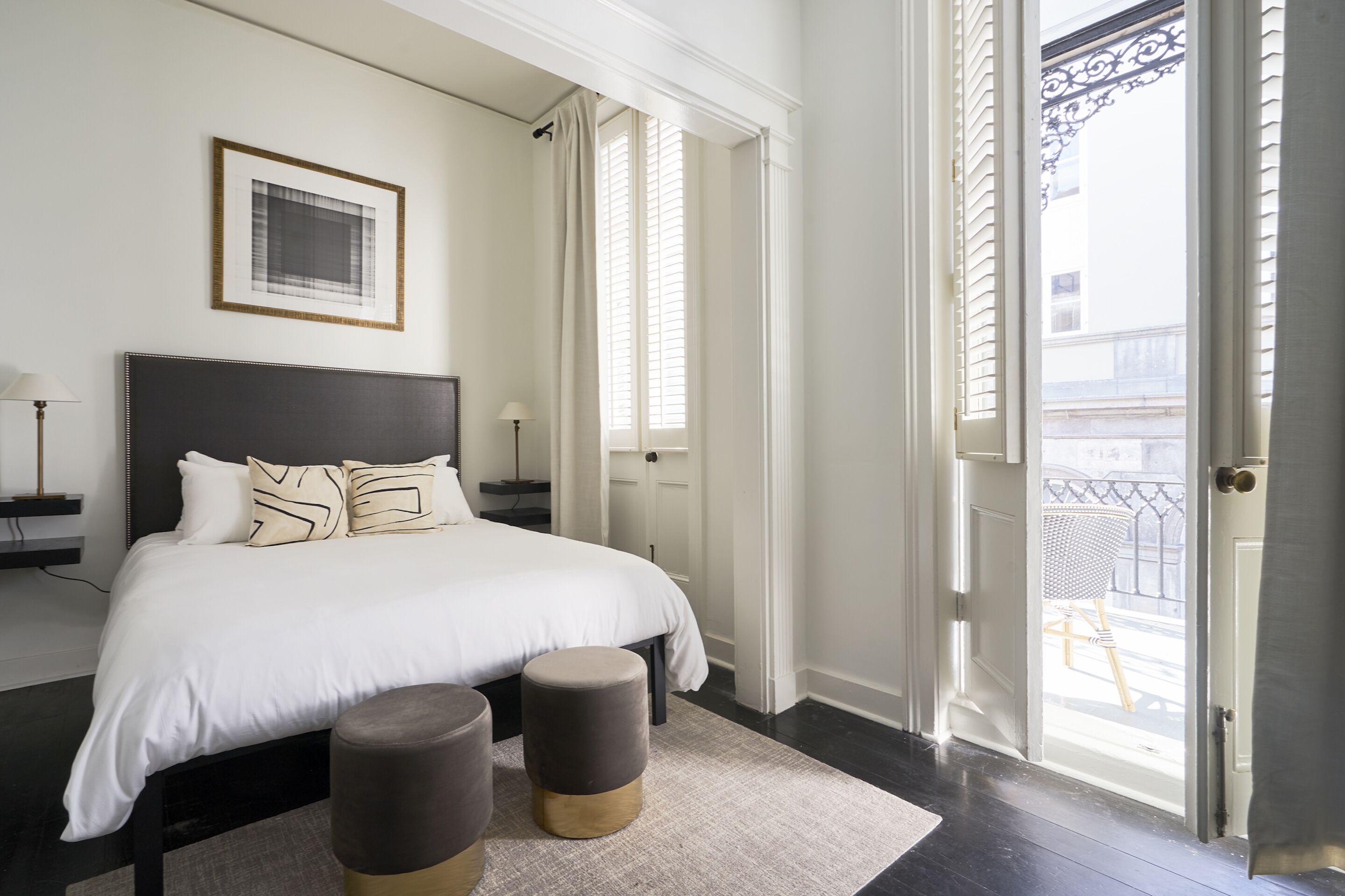 Sonder St. Helene | Queen Room w/ Balcony