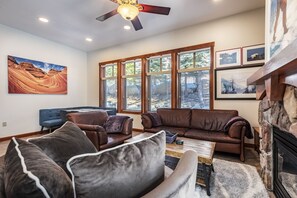 Smart TV, fireplace, DVD player