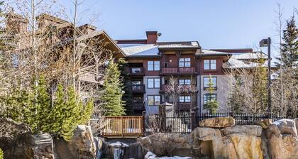 2-bedroom condo steps from Solitude Resort Ski Lifts