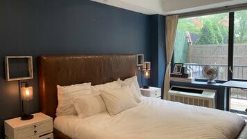 1 bedroom, desk, WiFi, bed sheets