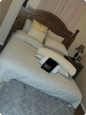 2 bedrooms, desk, free WiFi, bed sheets