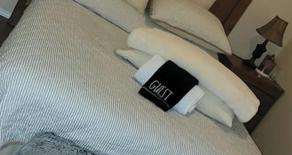 1 Cozy Bedroom Basement suite