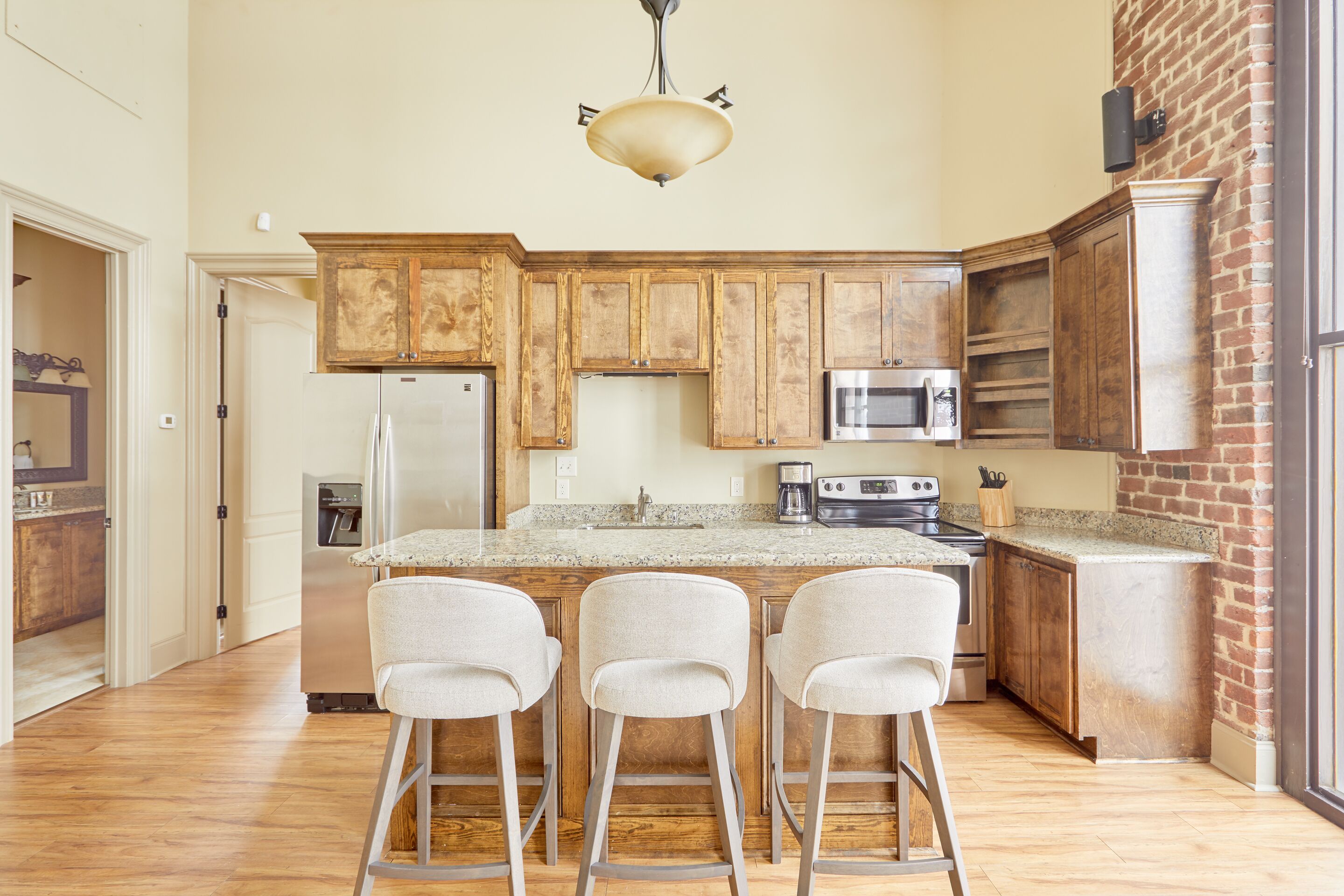 Sonder The Baronne | One-Bedroom Apartment