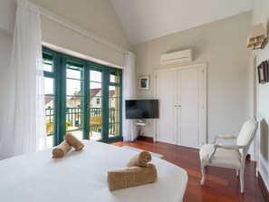 3 chambres, fer et planche à repasser, lit parapluie, Wi-Fi gratuit