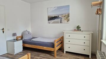 2 bedrooms, travel crib, WiFi, bed sheets
