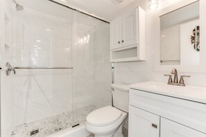 Bathroom - Palace Resort 2212 (Myrtle Beach)
