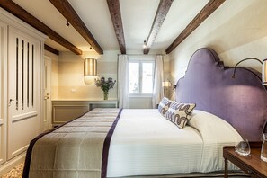 4 Schlafzimmer, Schreibtisch, Bügeleisen/Bügelbrett, kostenloses WLAN