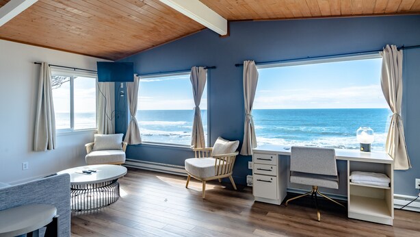 Deluxe Cottage w/Hot Tub, Kitchenette | Wi-Fi ฟรี, ห้องพักต  กแต่งอย่างมีเอกลักษณ์, ตกแต่งพิเศษโดยเฉพาะ