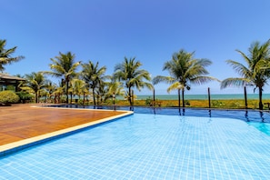 Kolam renang outdoor