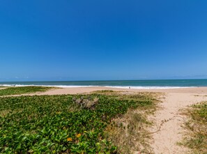Na praia