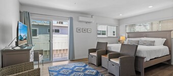 Island Suite - Amazing location by Balboa Ferry and Beaches with New A/C