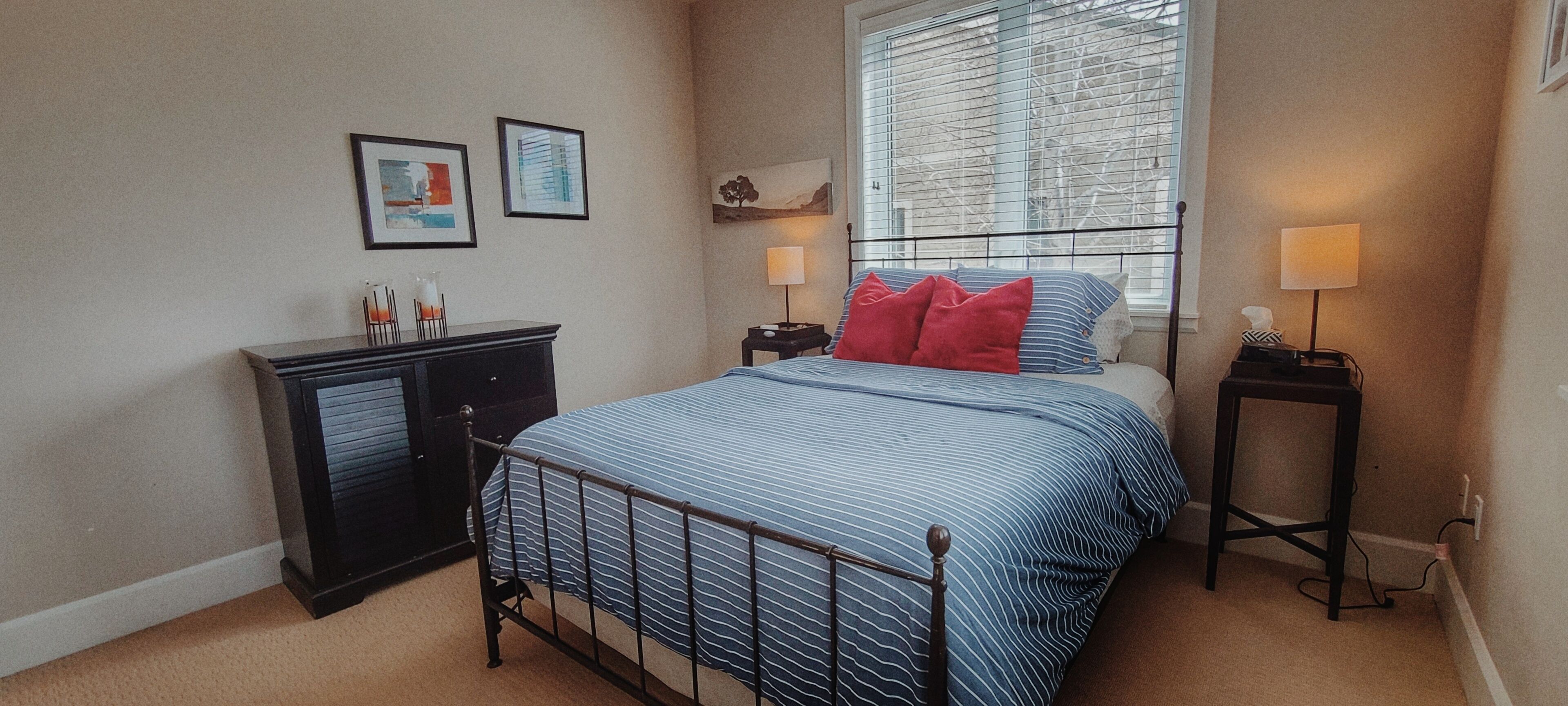 Location/Lakeside/BoatSlip!