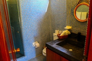 Deluxe House | Bathroom | Soap, toilet paper - Delos Luxury 9 Bedroom near Chicxulub (Progreso)