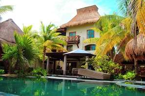 Front of property - Delos Luxury 9 Bedroom near Chicxulub (Progreso)