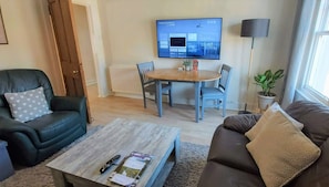 Apartment, Multiple Beds | Living room