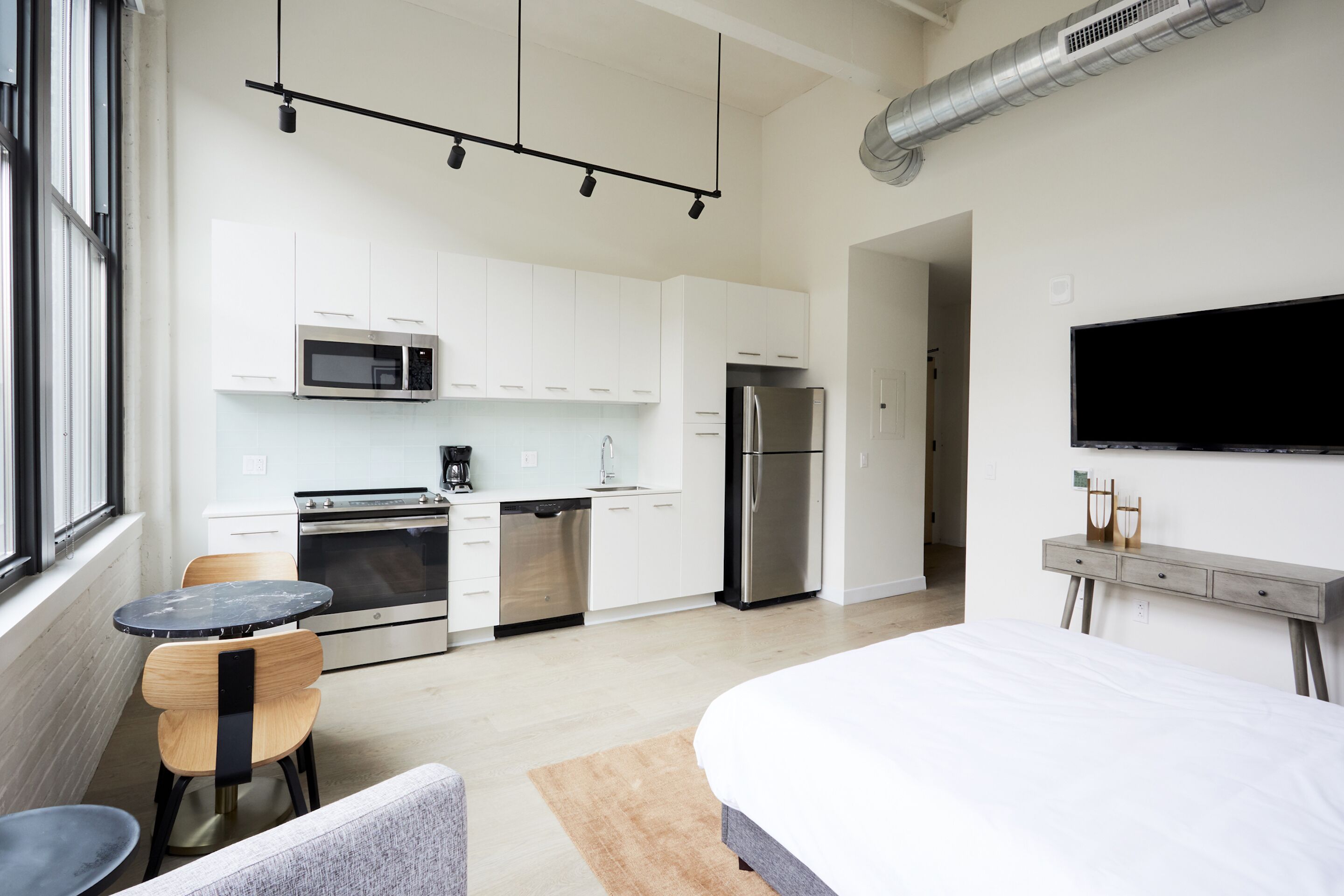 Sonder at Sixteen Hundred | Studio Apartment