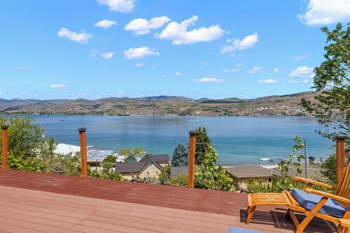 Lakeview Home in the Vineyard