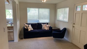 Smart TV, fireplace, DVD player