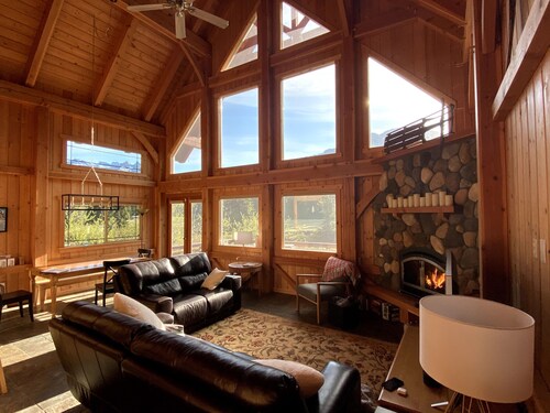 Spacious Luxury View Home: Steps to Hike & Bike, 10pp