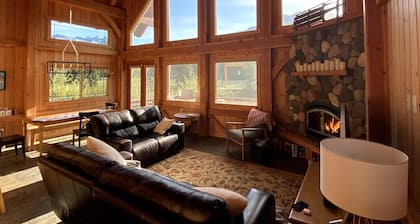 Spacious Luxury View Home: Steps to Hike & Bike, 10pp