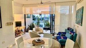 Căn hộ có thiết kế đặc sắc, 2 phòng ngủ | Phòng ăn