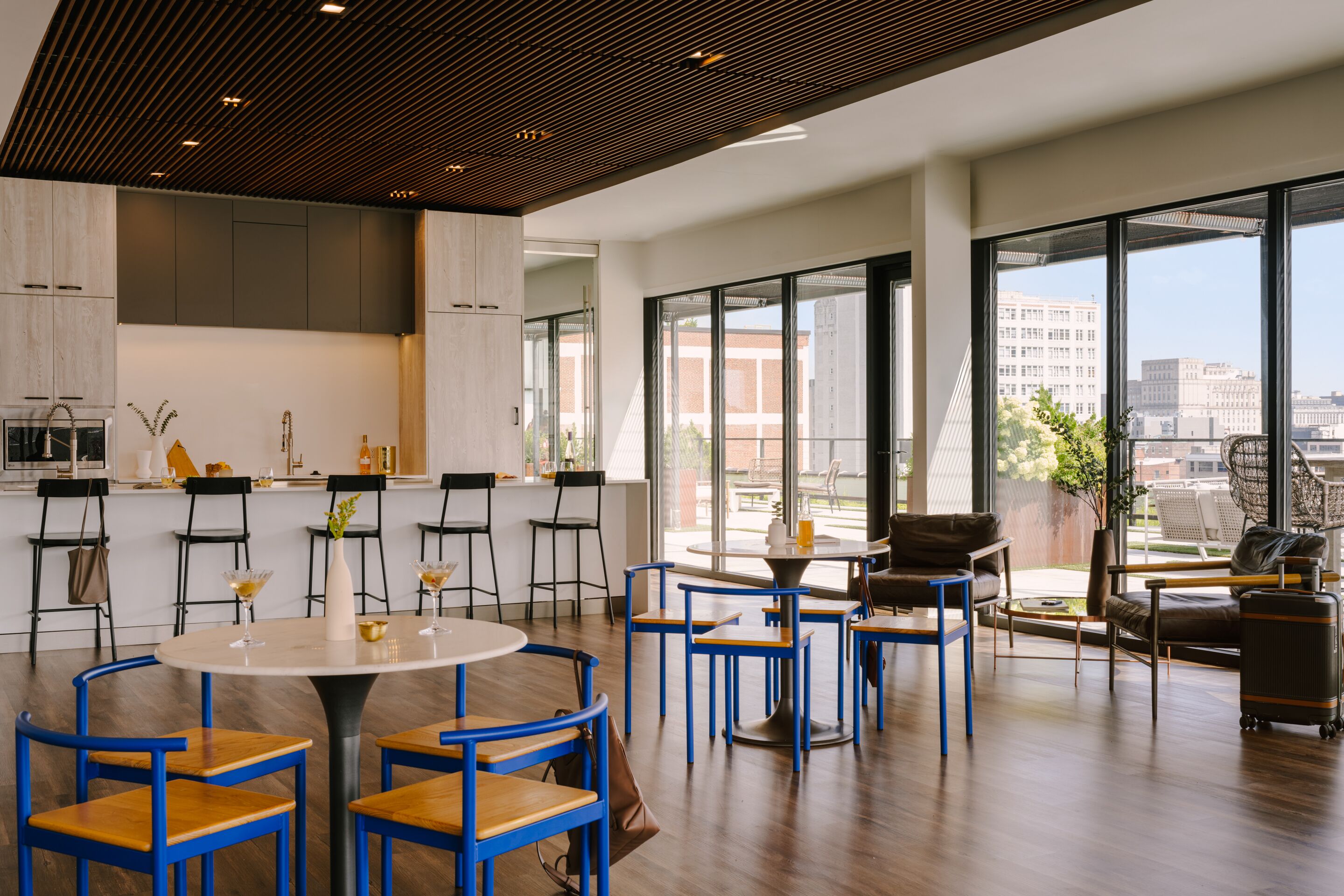 Sonder The Heid | Accessible Studio Apartment w/ Mural