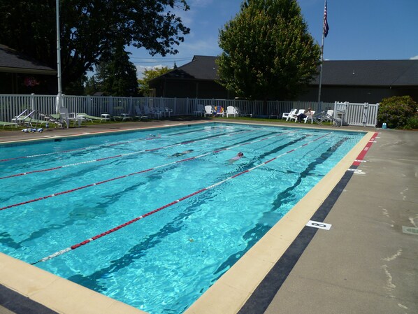 Outdoor pool, a heated pool