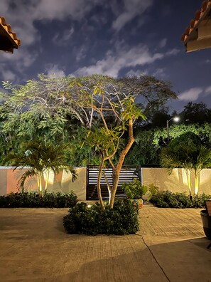 Property grounds - The Villa at St. James Place, unit e Luxury, Pet Friendly (Miami Shores)
