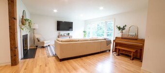 Secluded luxury House in the Hills w/king bed