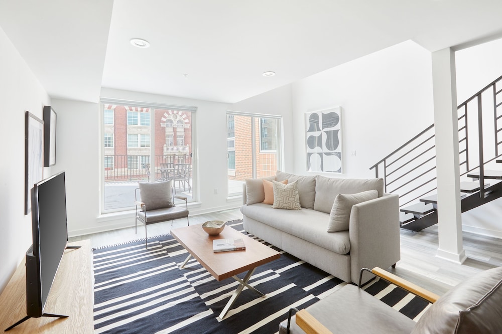 Sonder 655 Lofts | Lofted Two-Bedroom Apartment w/ Balcony