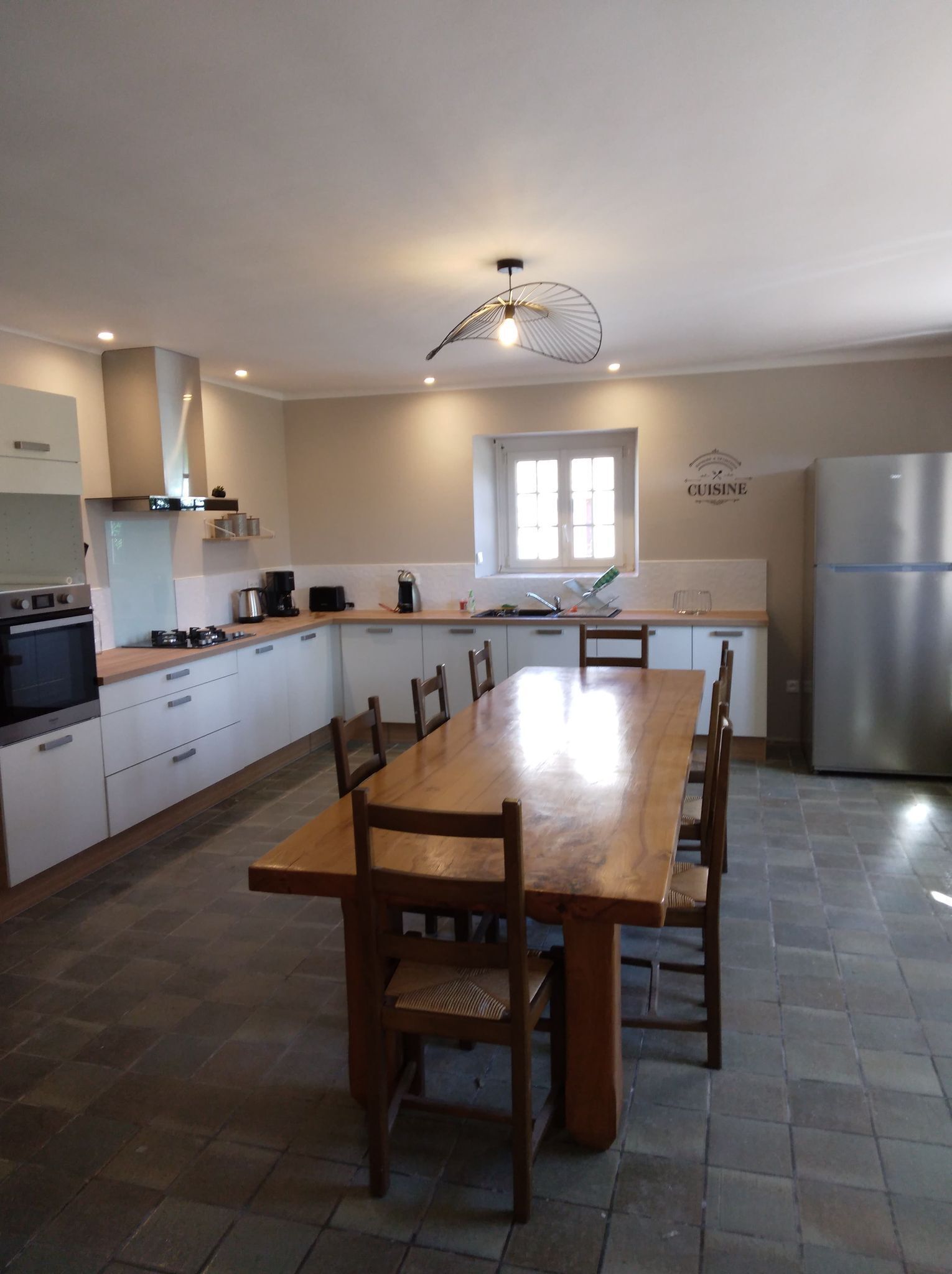 Kylskåp, mikrovågsugn, ugn och diskmaskin