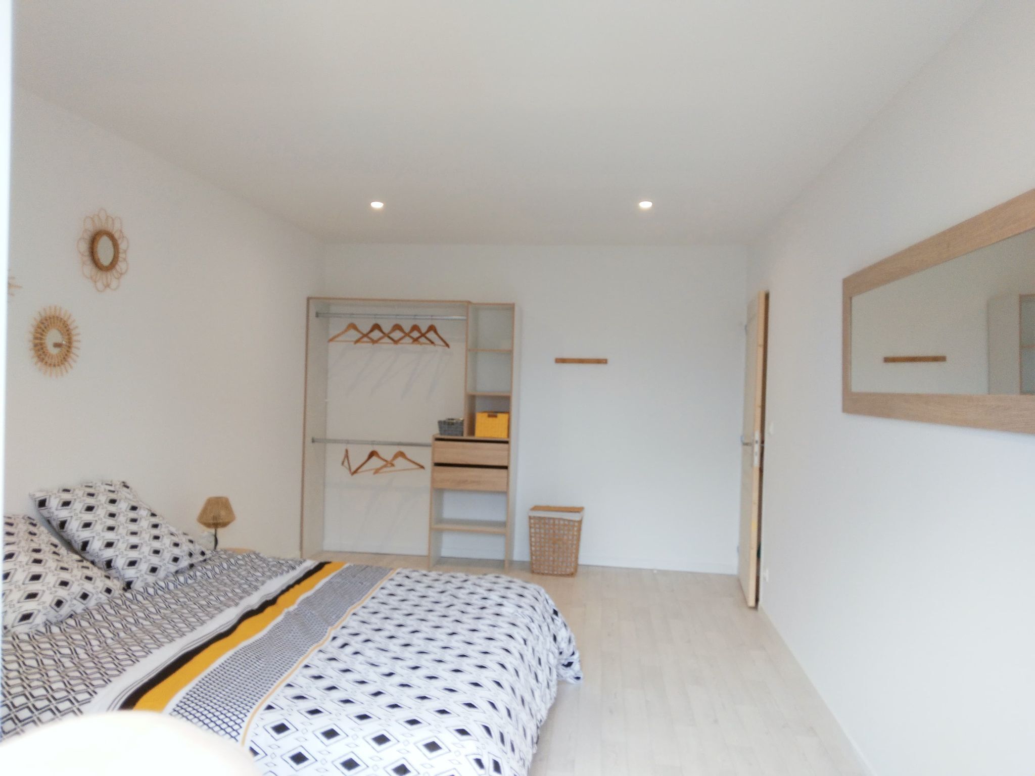 4 chambres, fer et planche à repasser, lit parapluie, Wi-Fi