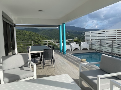 Villa Bacaly, vue mer, plage à 8 min à pieds de 2 à 14 personnes