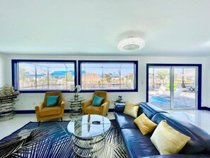 TV, video games, offices - Cape Coral Yacht Club Gulf Access • Heated Pool • Dock • Kayaks (Cape Coral)