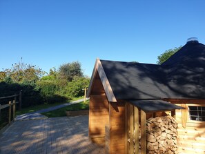 المنطقة المحيطة بالمنشأة