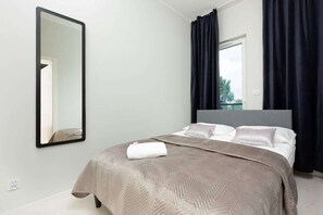 1 bedroom, iron/ironing board, WiFi, bed sheets - Prymasa Tysiąclecia 83A Warsaw | Beautiful Apartment | Parking | Air Conditioning (Warszawa)